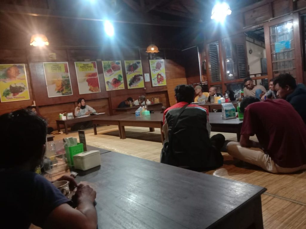 Jne Pekalongan Gelar Rapat Dan Bagikan Bingkisan Untuk Kurir Berprestasi Kabar Daerah Jateng
